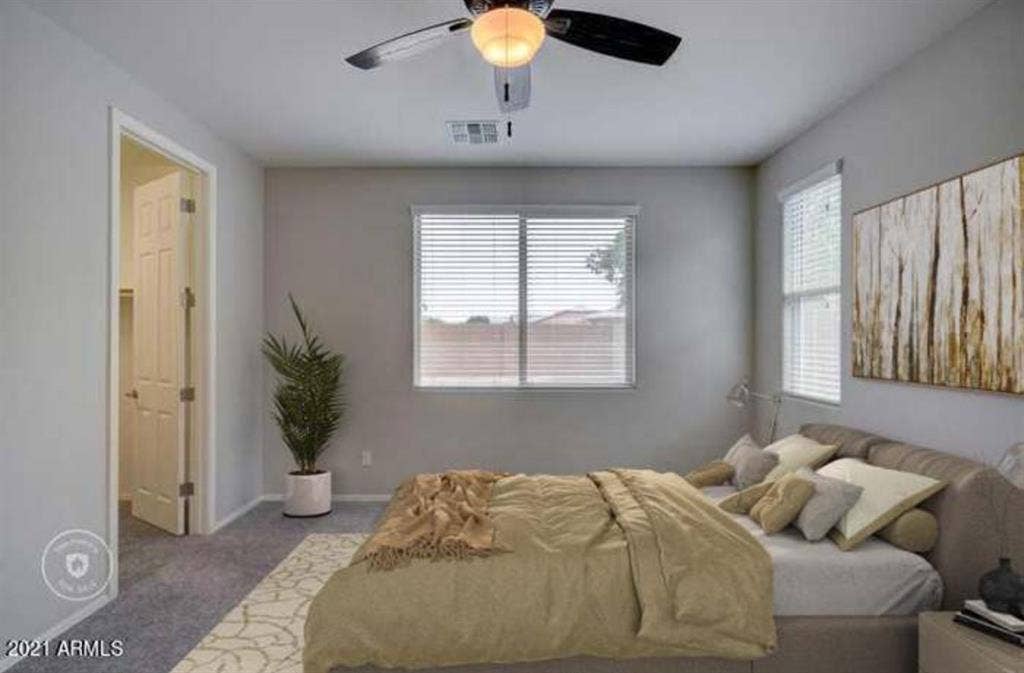 Room for rent in 3 bedroom home