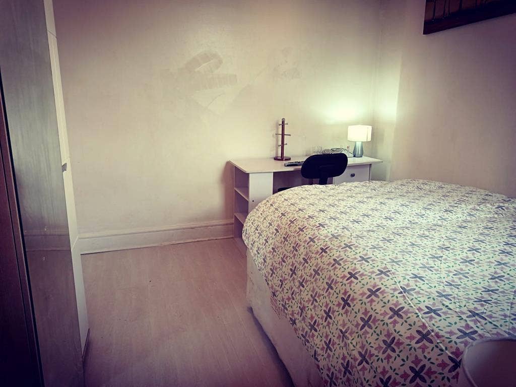 Ensuite double room with TV