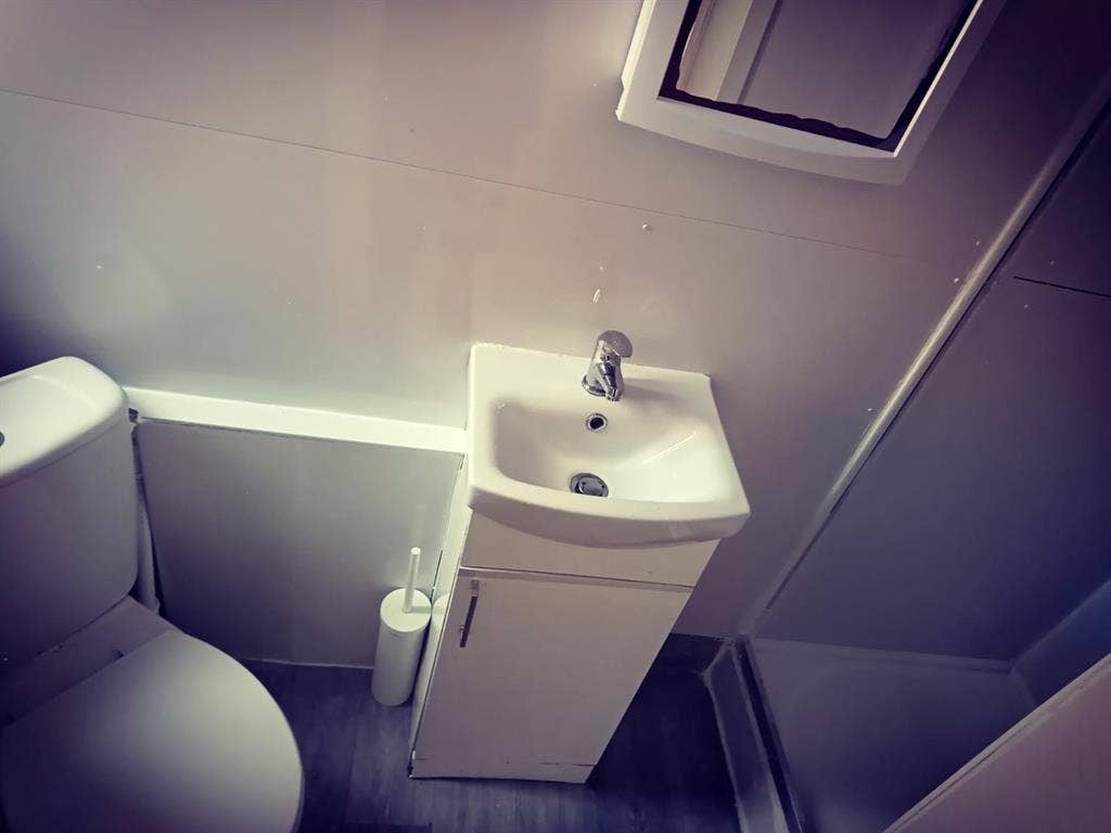 Ensuite double room with TV