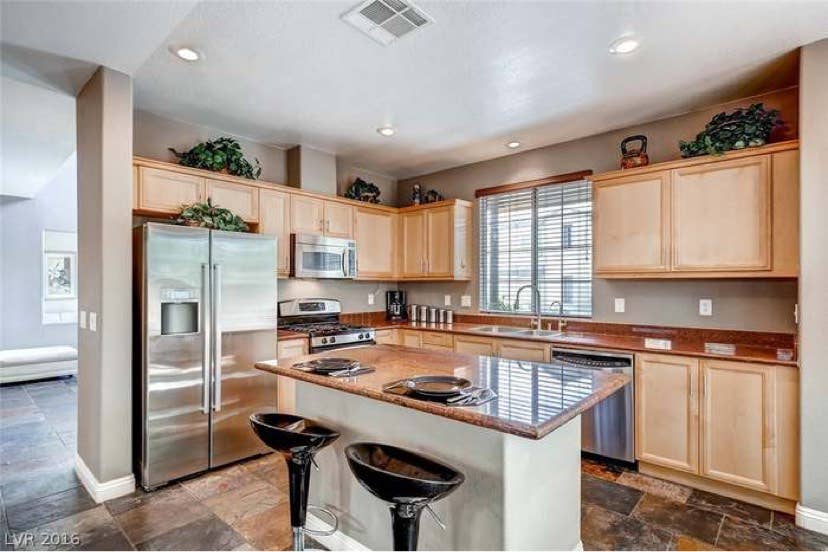 Grand Master bedroom gate community