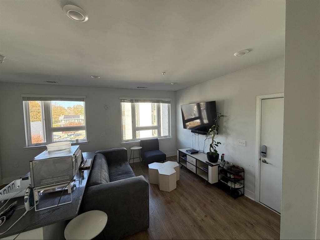 Lease Takeover Hillsborough St