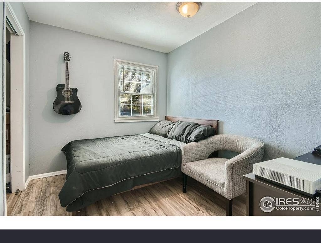 Looking for another roommate