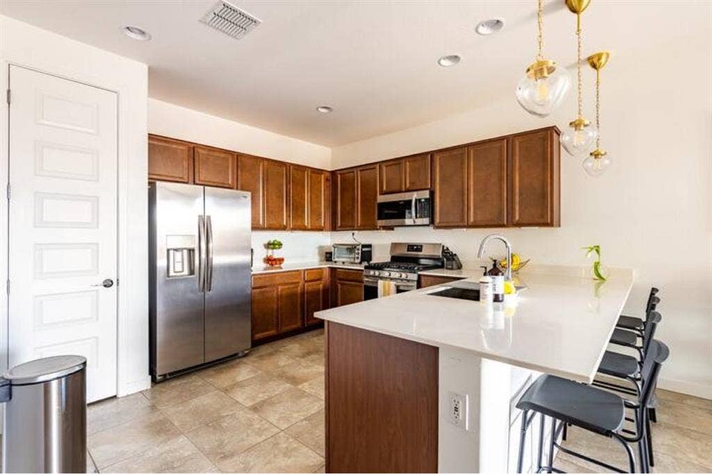 Private, fully Furnished Room