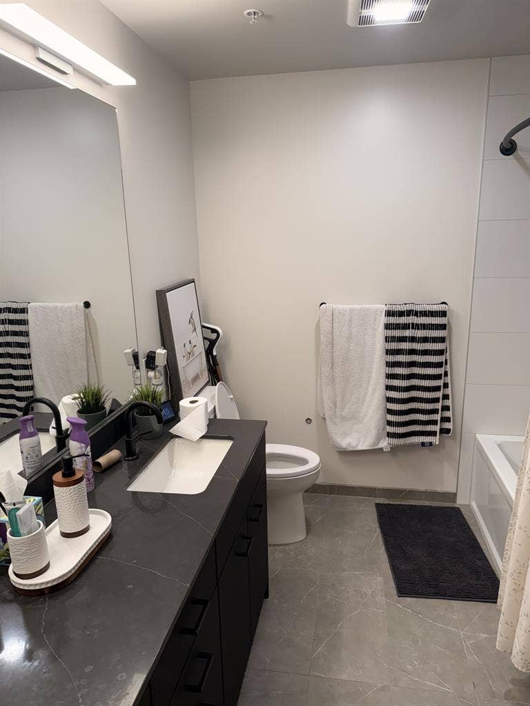 rd Floor Luxury 1BR | Furnished