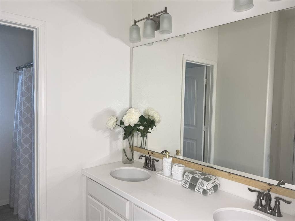 Private Room+Bath in Family Home