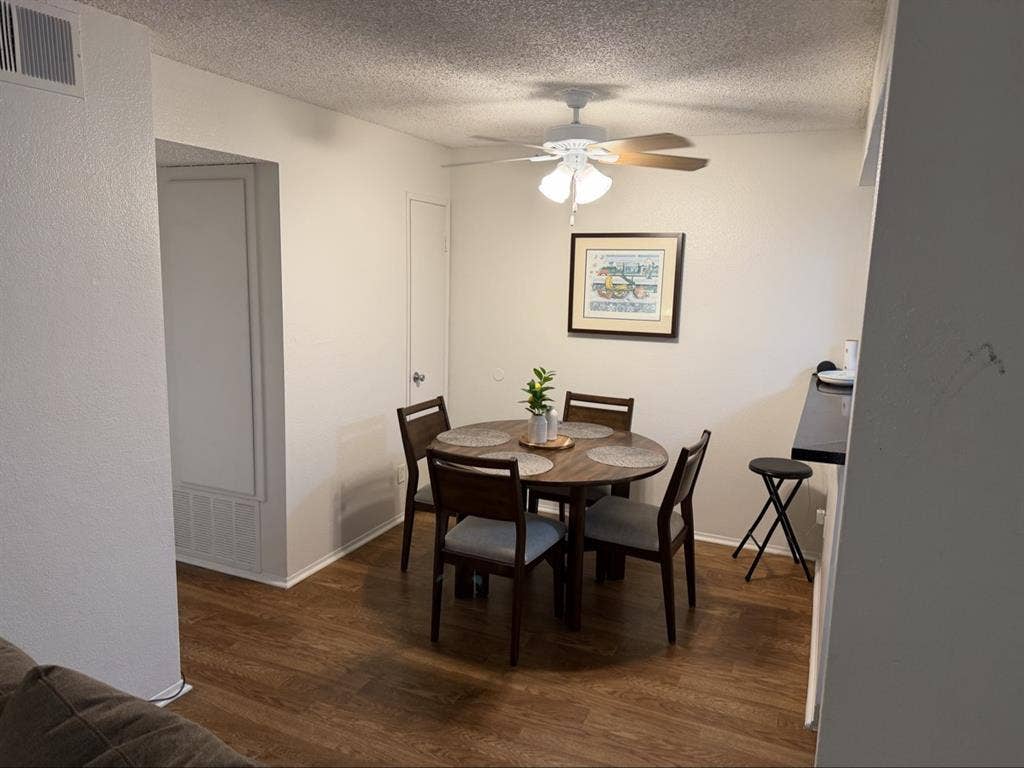 Room/private bathroom Oceanside