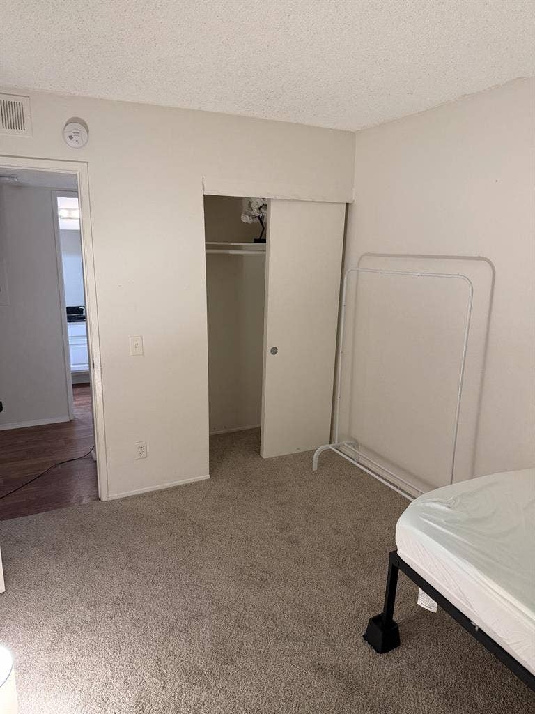 Room/private bathroom Oceanside