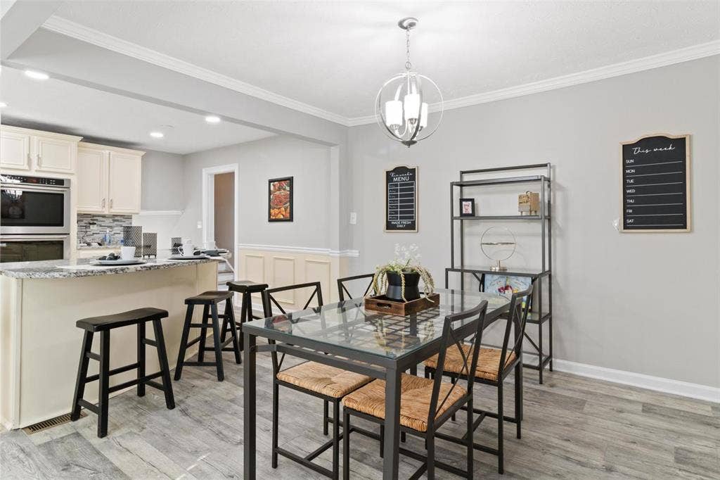 7 BR in Stone Mountain