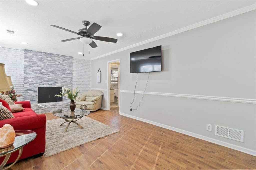 7 BR in Stone Mountain