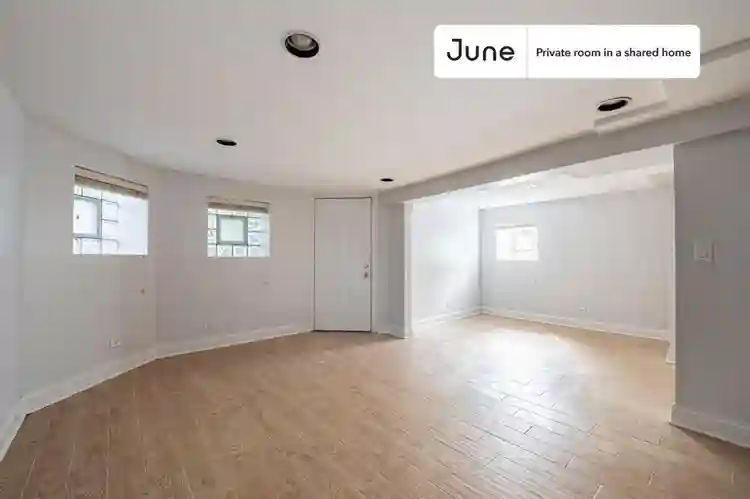4 BR in Chicago