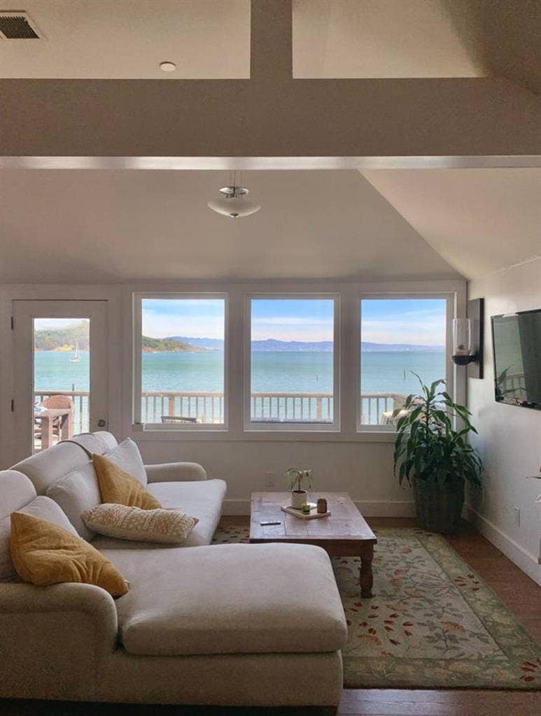 Room w/bath (b house-Sausalito)