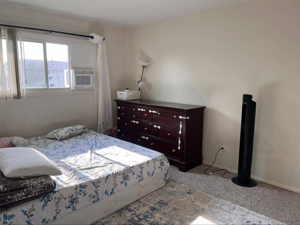 2 BEDROOM WITH 1 Bathroom