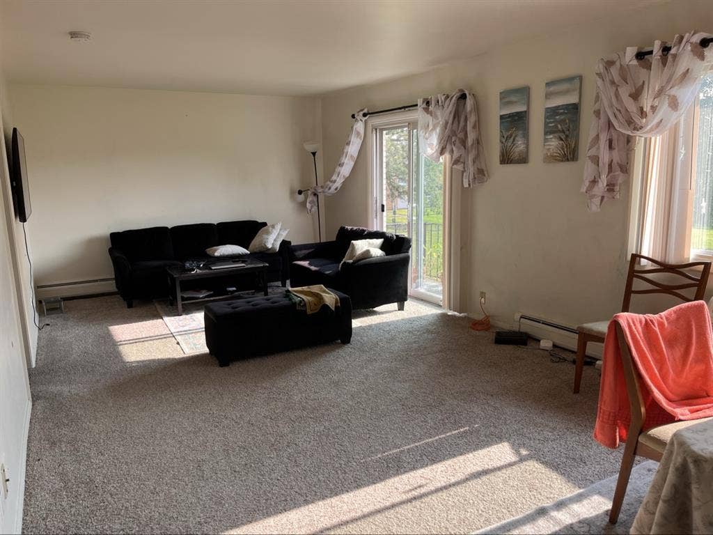 2 BEDROOM WITH 1 Bathroom