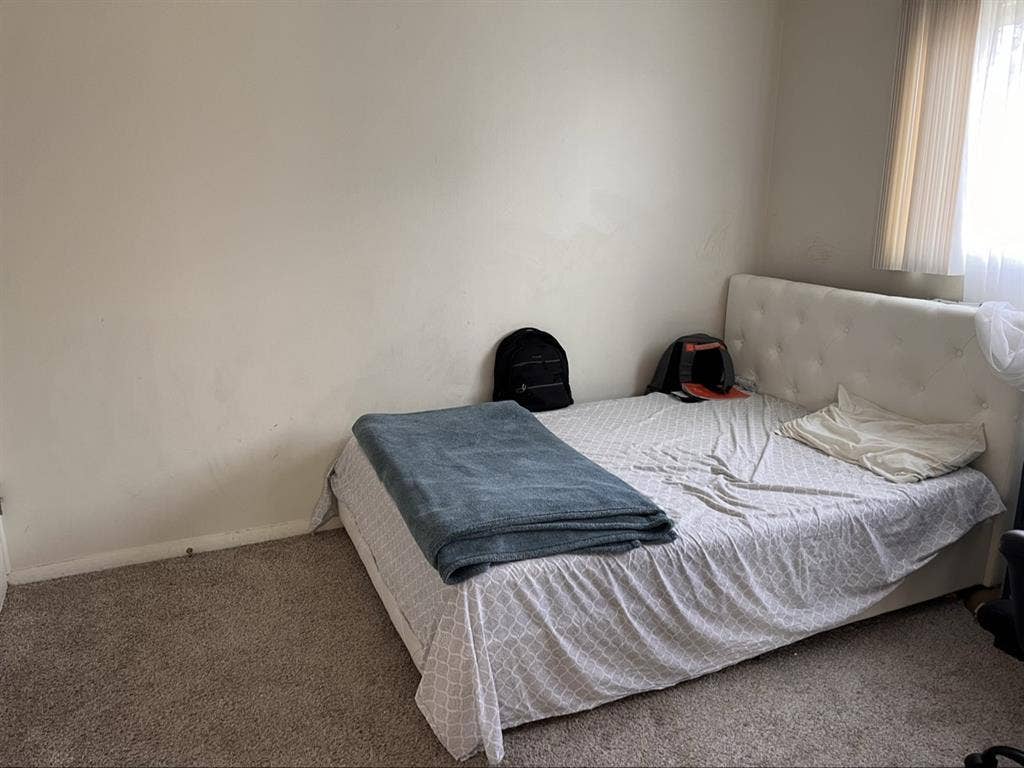 2 BEDROOM WITH 1 Bathroom