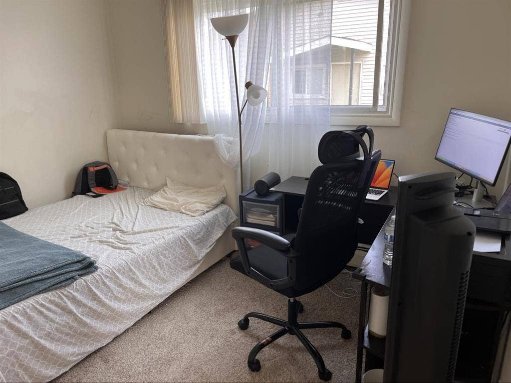 2 BEDROOM WITH 1 Bathroom