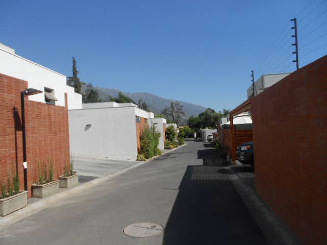 ROOM FOR RENT – LA REINA