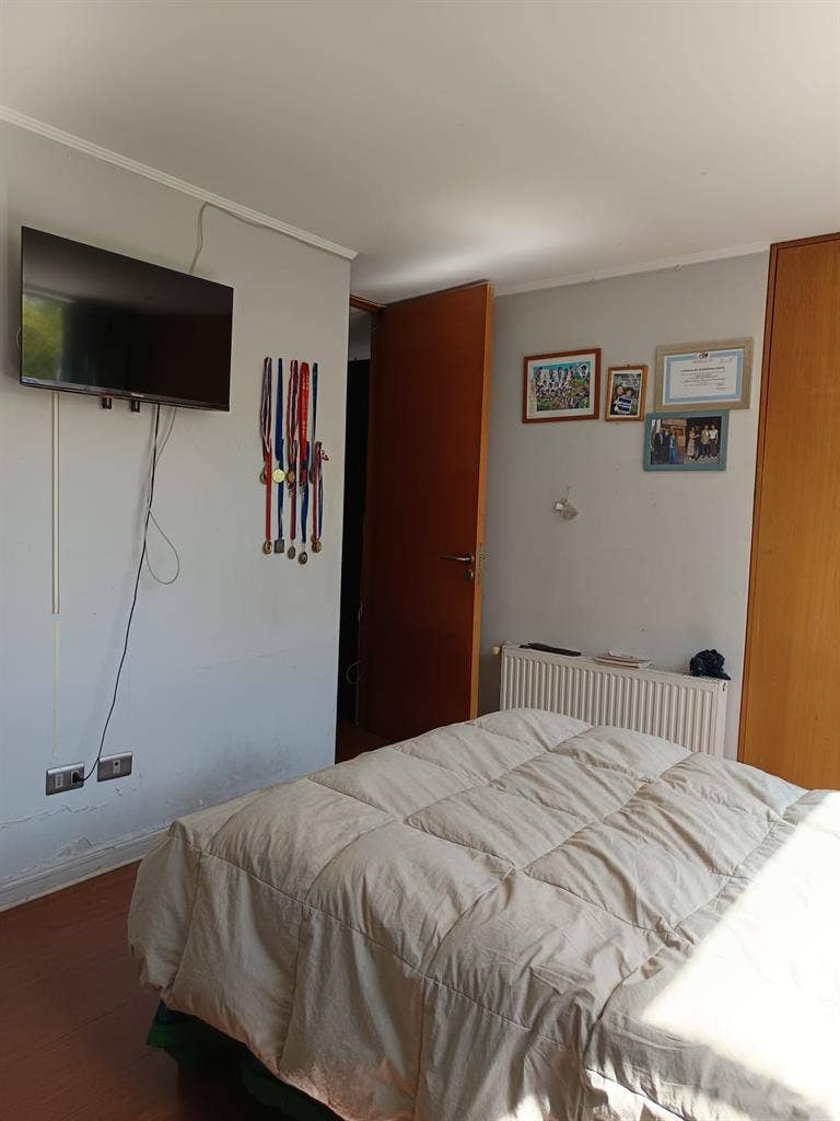 ROOM FOR RENT – LA REINA