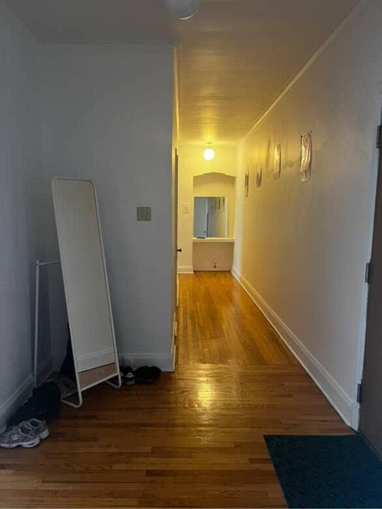 Room available for lease transfer