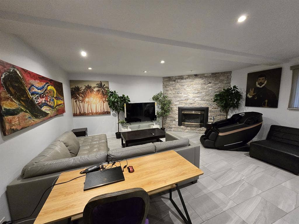 Beautiful room all renovated