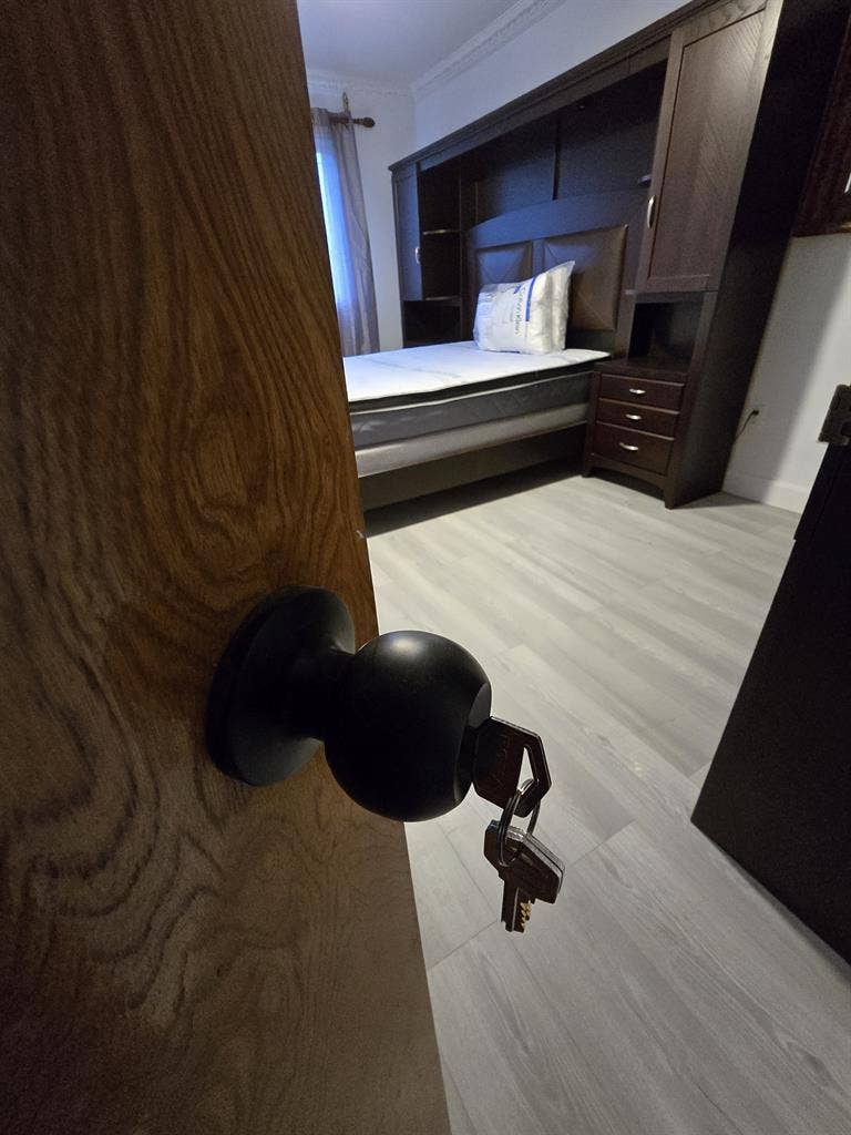 Beautiful room all renovated