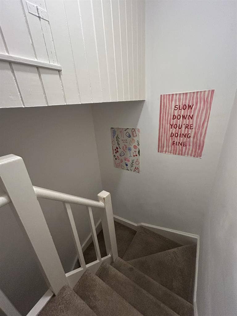 ROOM AVAILABLE: Guildford Town