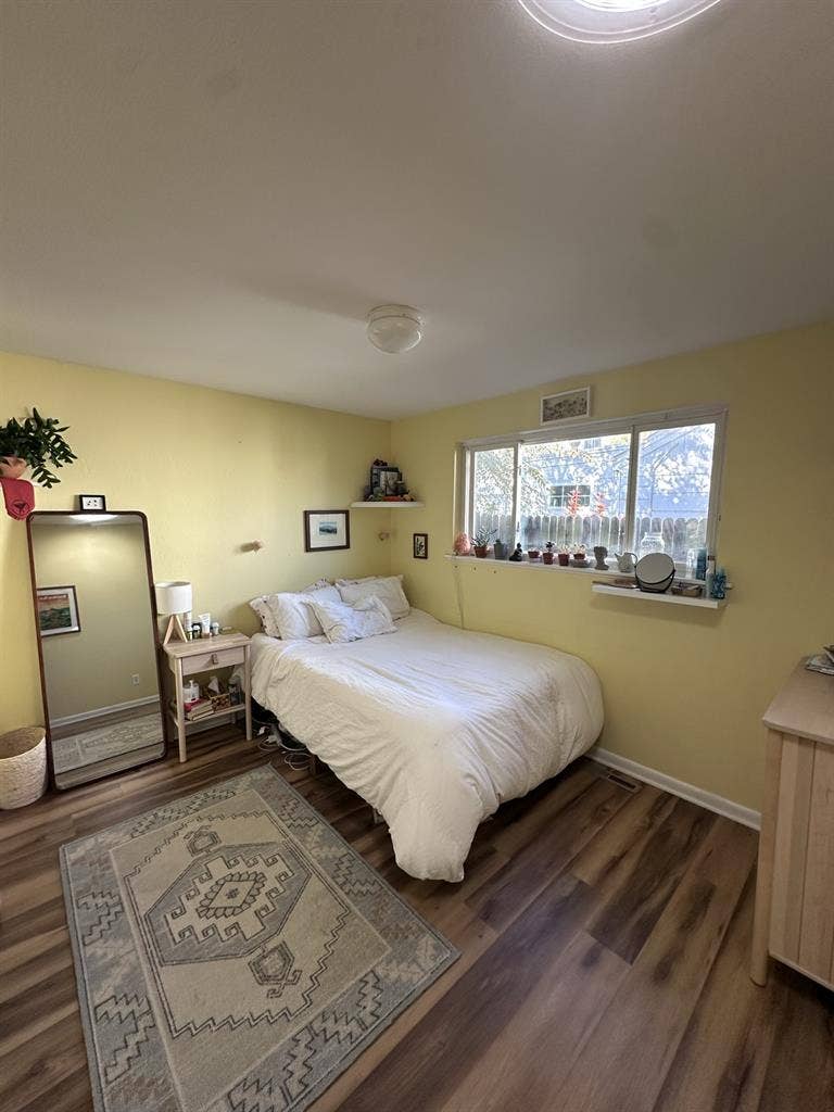 Room in  bath house !!