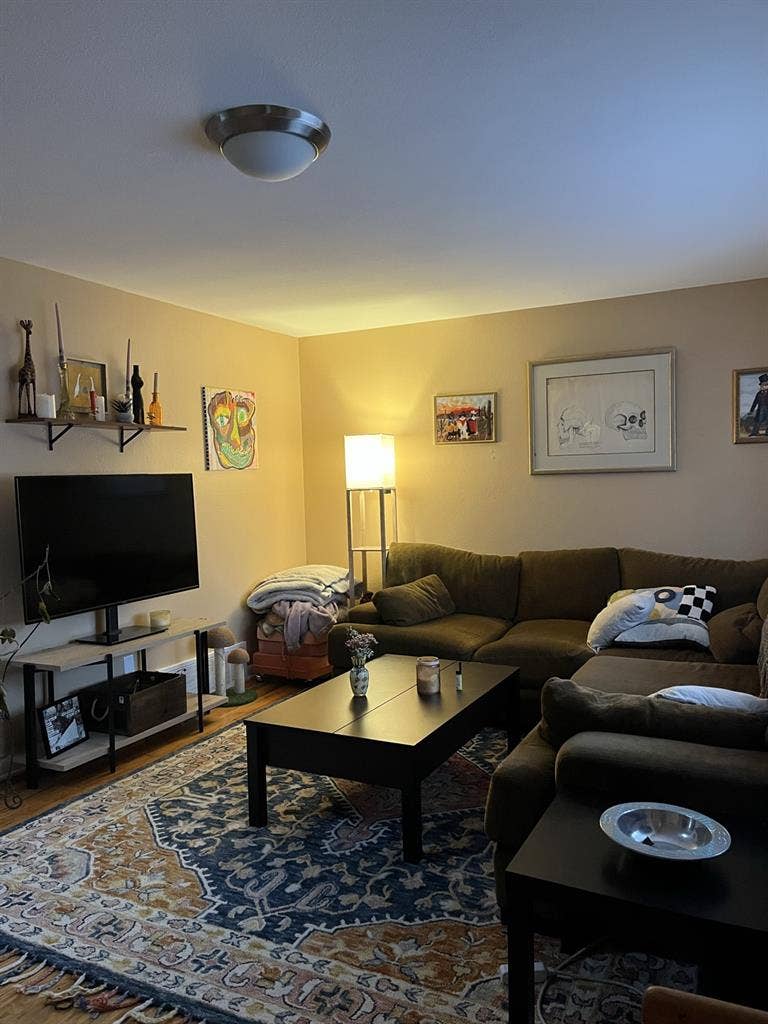 Room in bath house !!