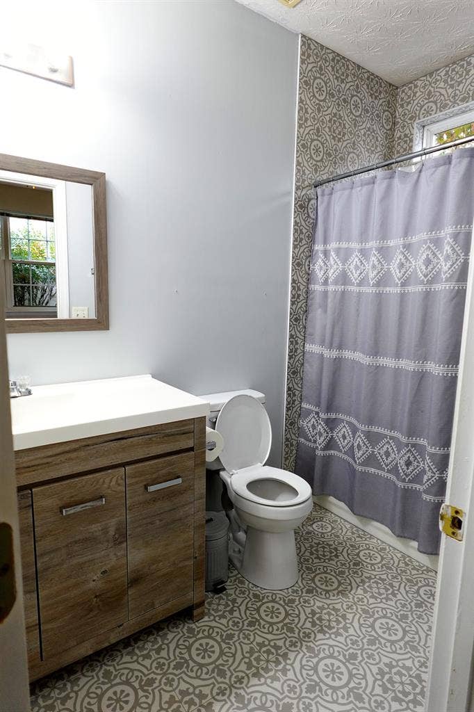 Master bed with Utilities included!