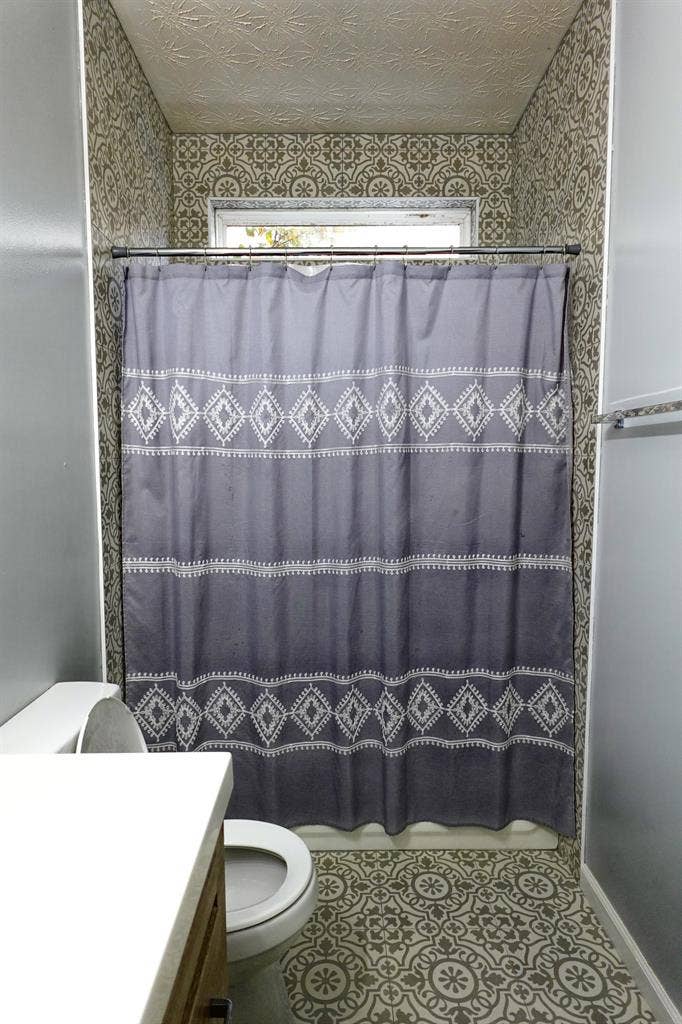 Master bed with Utilities included!