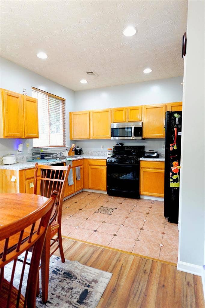 Master bed with Utilities included!