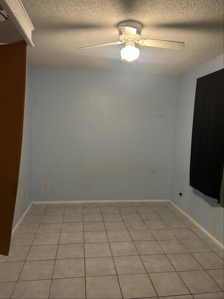 $ NEAR UCF! LOOKING FOR FEMALE