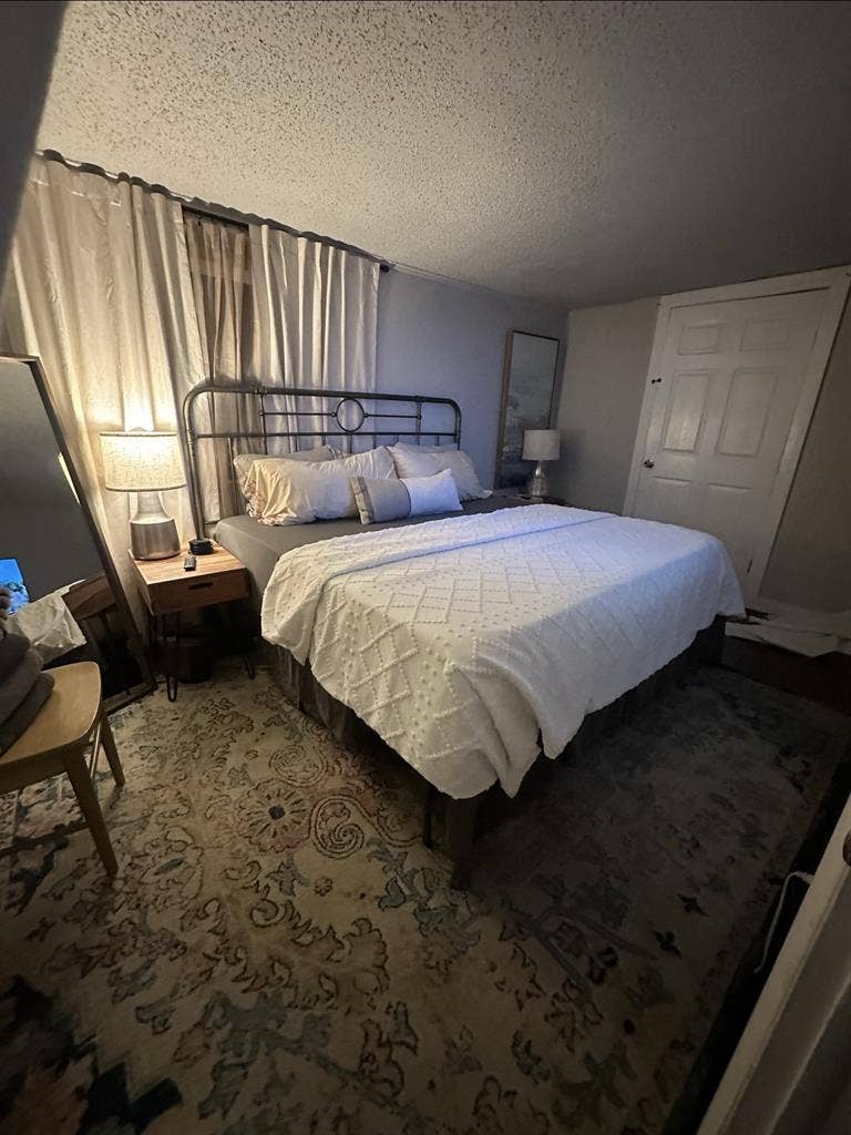 Furnished Room for rent in 2 bedrm