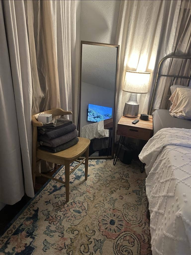 Furnished Room for rent in 2 bedrm