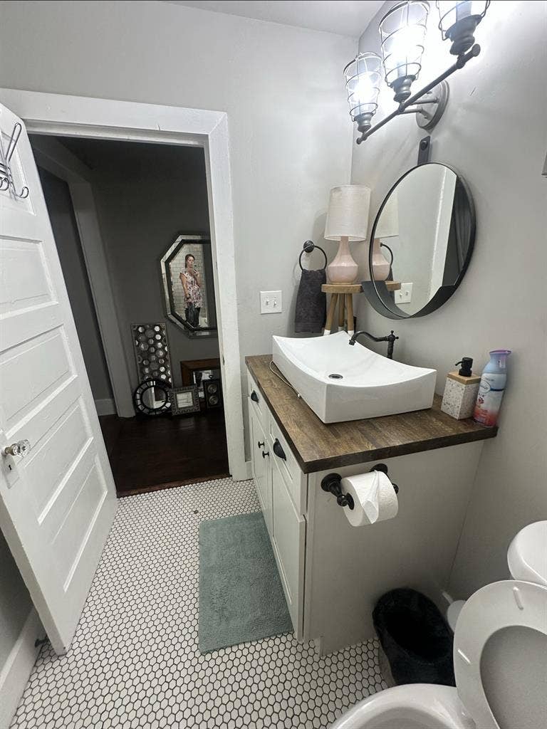 Furnished Room for rent in 2 bedrm