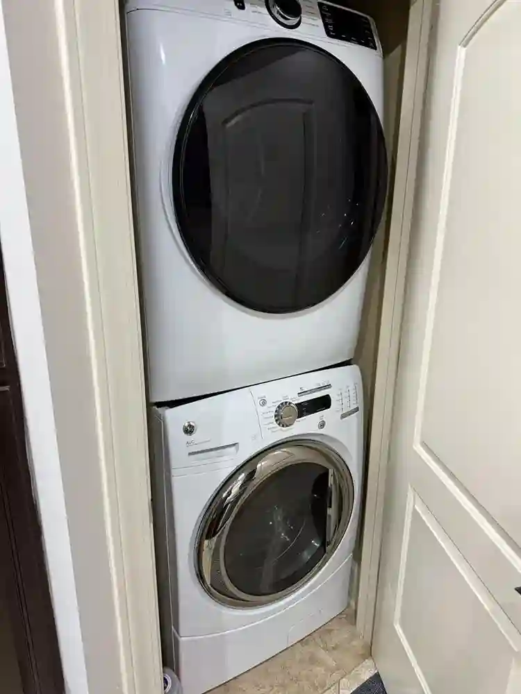 SUBLETTING ROOM FOR SPRING SEMESTER