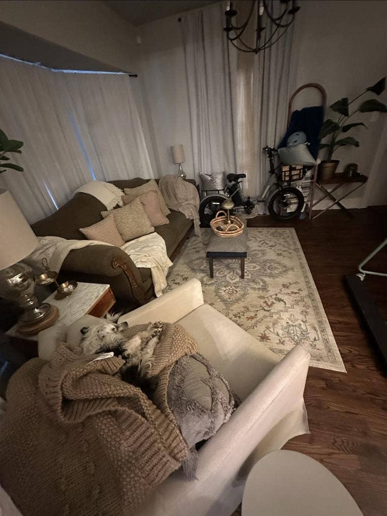 Furnished queen room