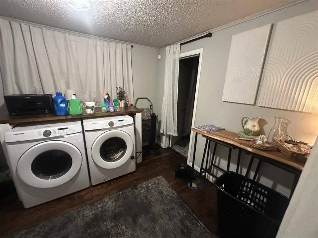 Furnished queen room