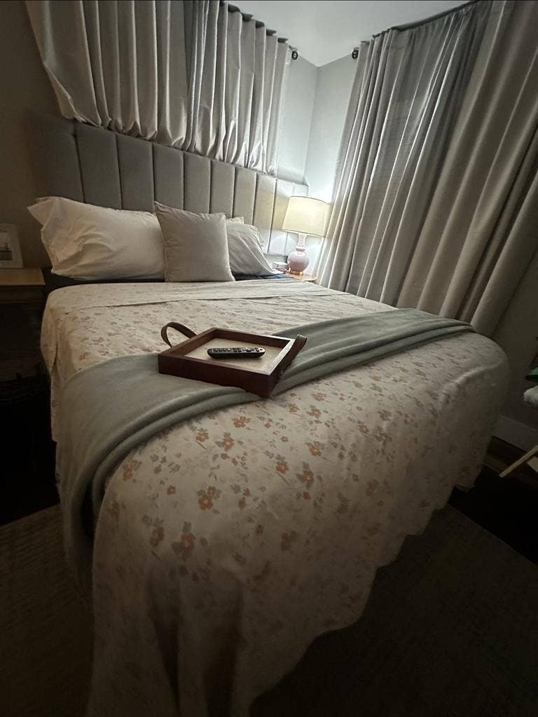 Furnished queen room