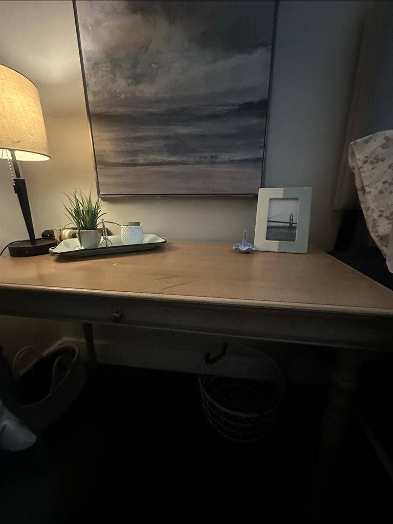 Furnished queen room