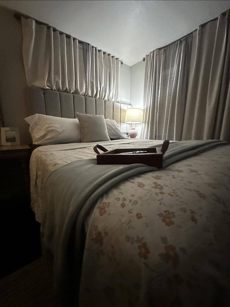 Furnished queen room