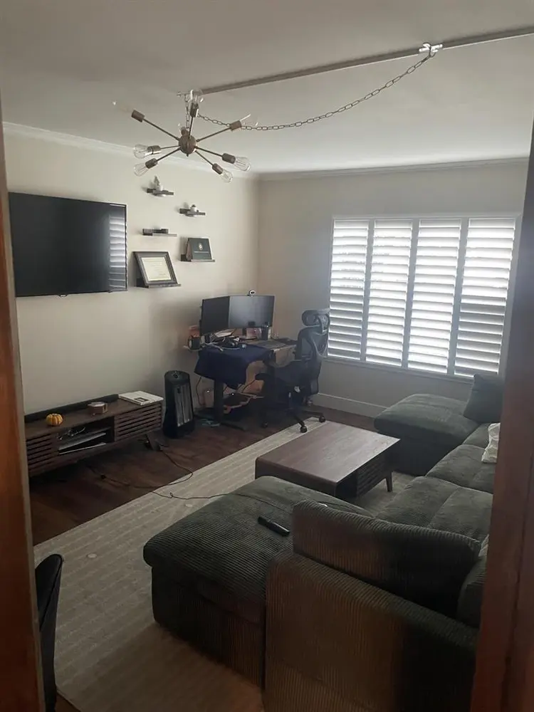 Private Room/Bath - Available