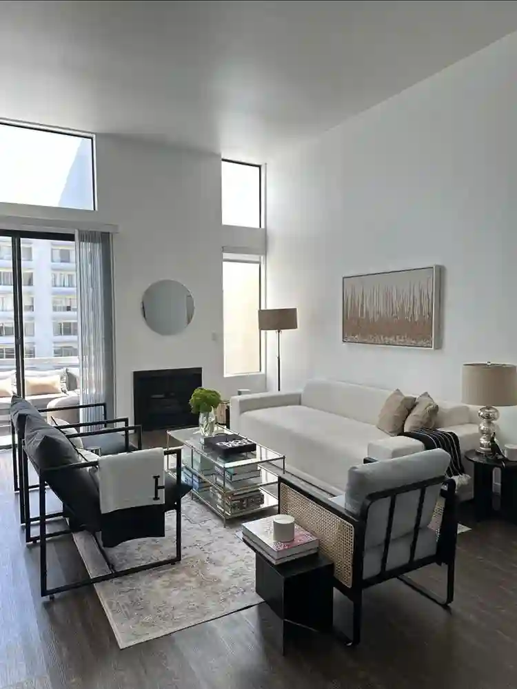 Modern,Spacious & Elegant Apartment