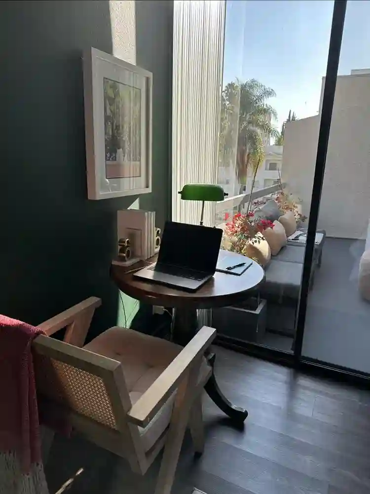 Modern,Spacious & Elegant Apartment