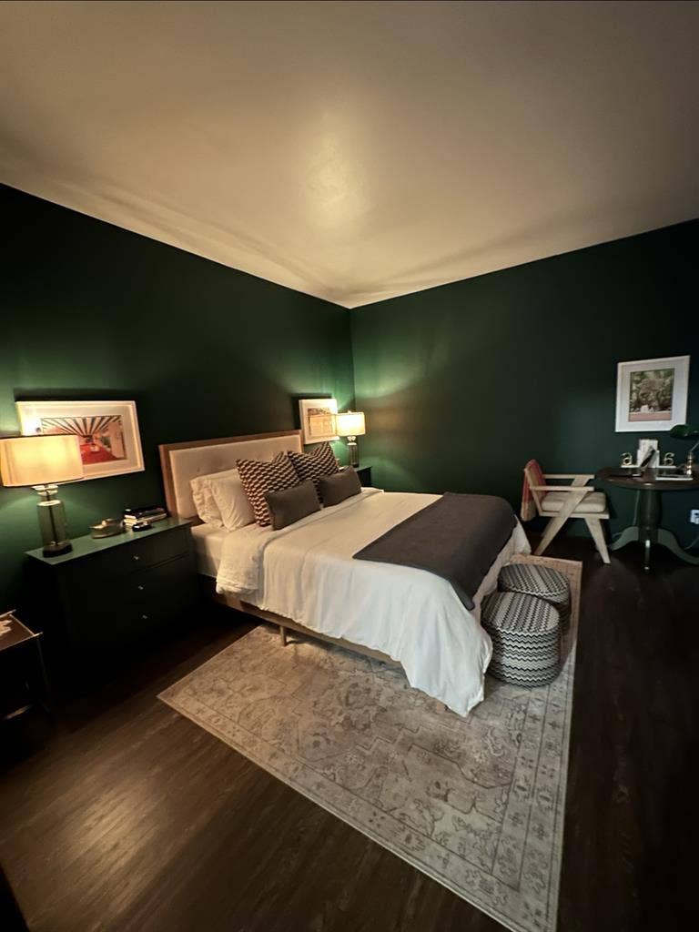 Modern,Spacious & Elegant Apartment