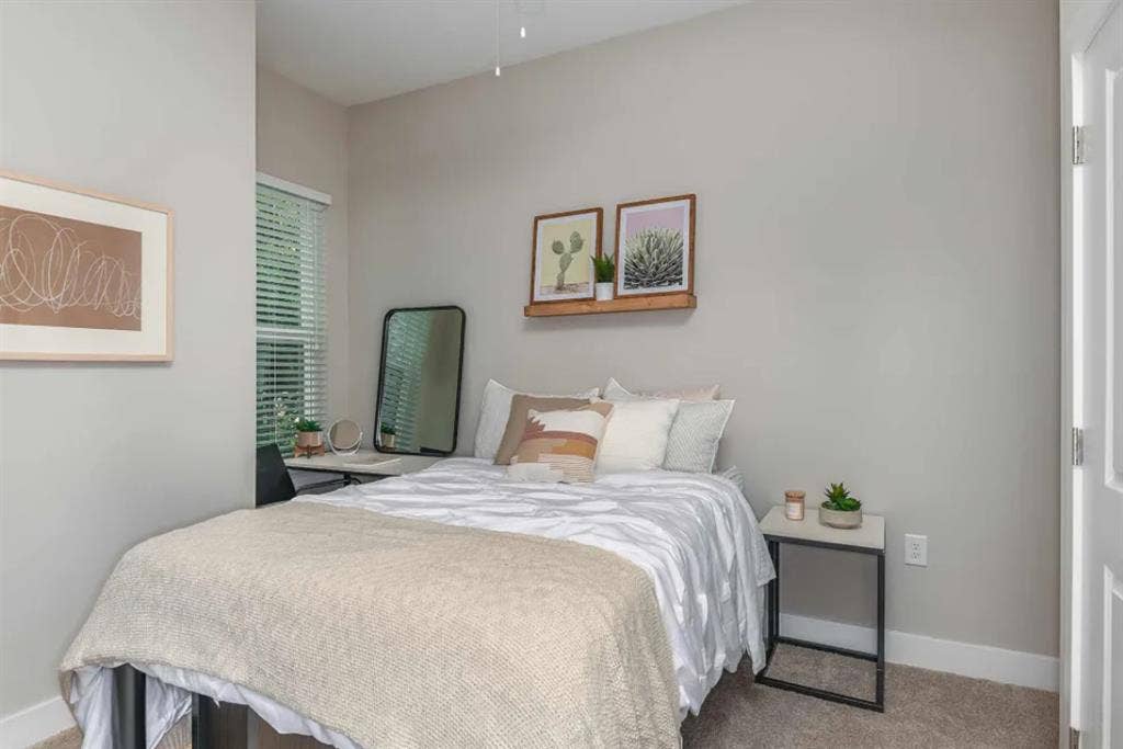 Spring Sublease FEMALE ONLY ()