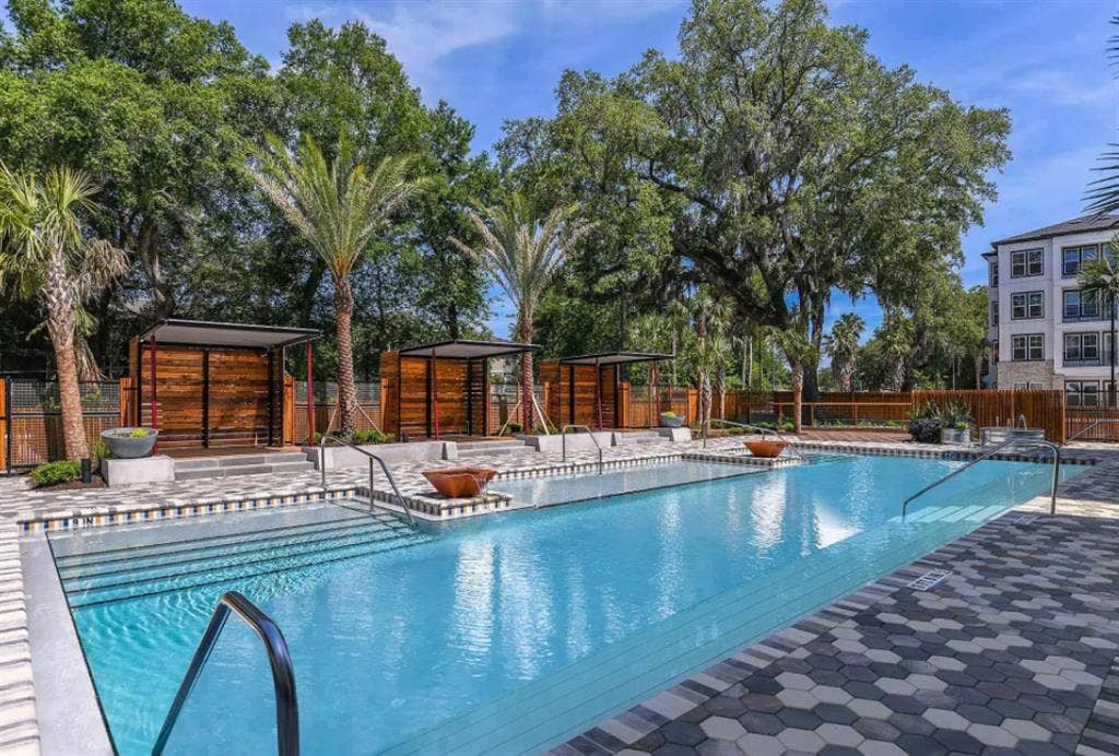 Spring Sublease FEMALE ONLY ()