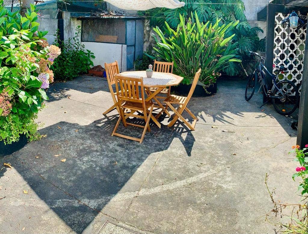 Looking for a roomate ASAP - I.P.O