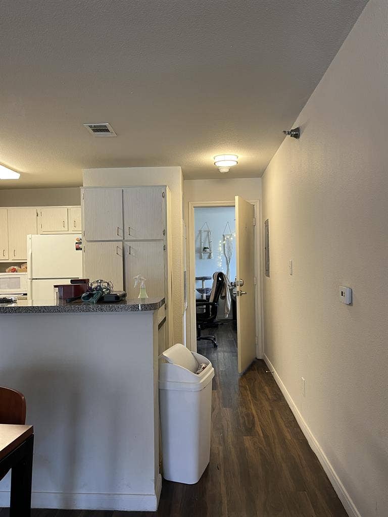 Room available for rent!