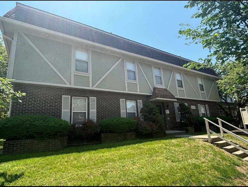 Modern  Bath available Aug ’