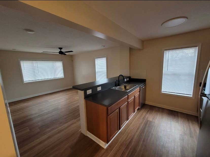 Modern  Bath available Aug ’